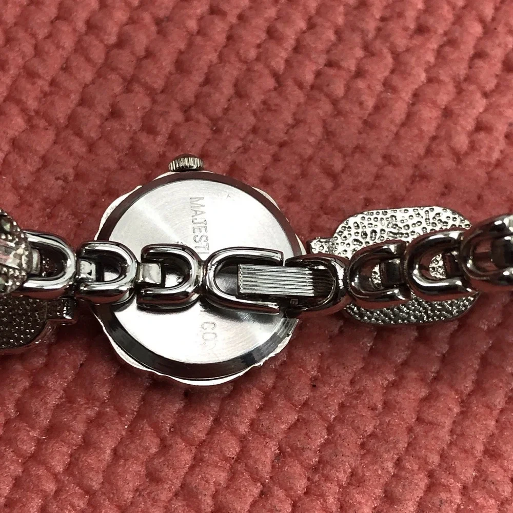 Majestron Women's Fashion Watch‎ Black Stones Silver Tone Women Quartz Japan